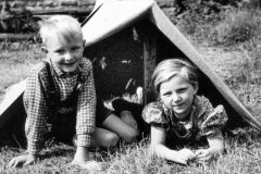 1.-Camping-Zelt-aus-Kuhdecken-Günther-u.-Margot-1962-158