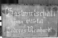 Altes-GastwirtschaftsSchild-Reinhardt-55