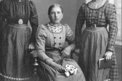 Anna-Martha-Schäfer-geb.-Rübesam-Mitte-u.-Freundinnen-261