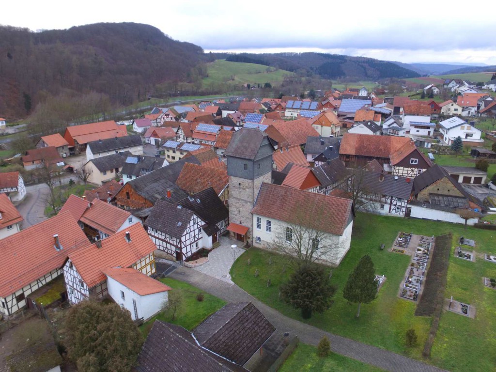 Luftaufnahme der Breitauer Kirche vom 05.03.2016